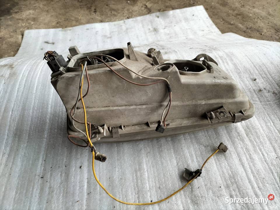 Passat B4 LAMPA PRZÓD PRZEDNIA LEWA Oświetlenie