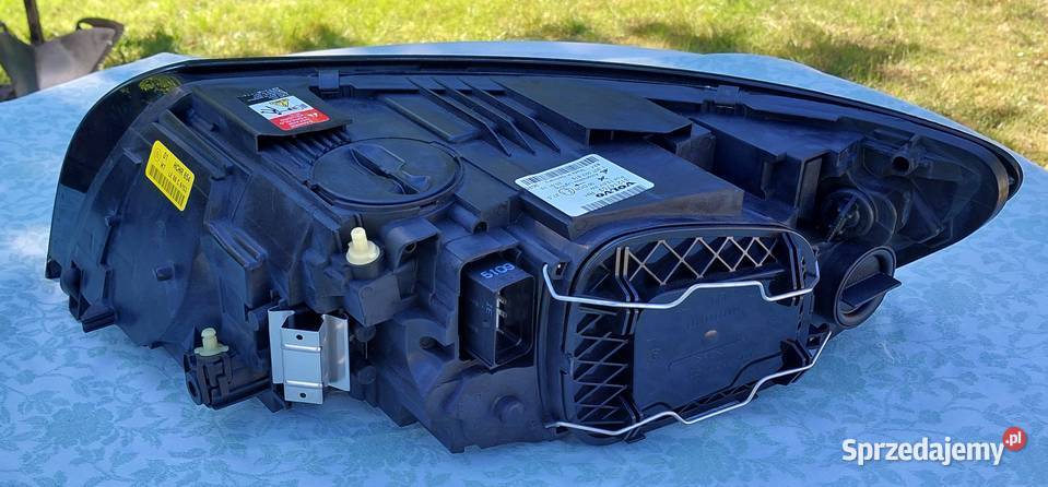 LAMPA PRAWA XENON PRAWY VOLVO S40 V50 FL