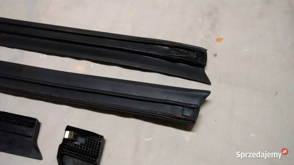 Listwy dolne drzwi Audi 80 B4 komplet ORYGINAŁ