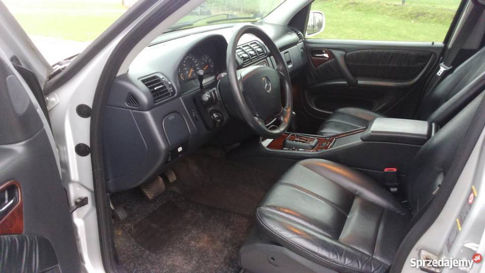 Na sprzedaż Mercedes ML 270 srebrny komputer pokładowy sprzedam