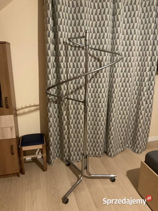 Stojak sklepowy na wieszaki obrotowy Sklep Radom