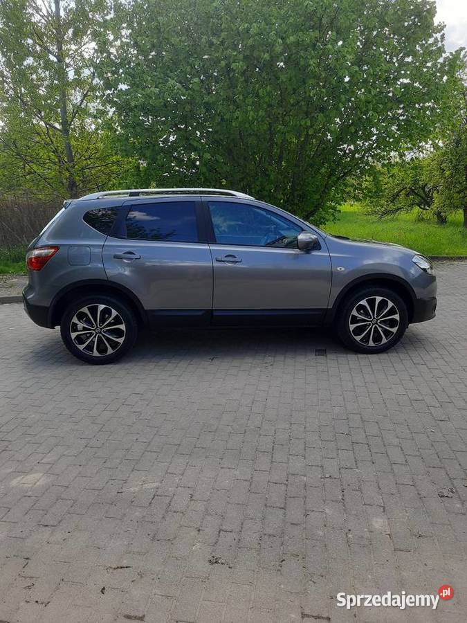 ładny NISSAN QASHQAI z 2011r16 benzyna Puławy
