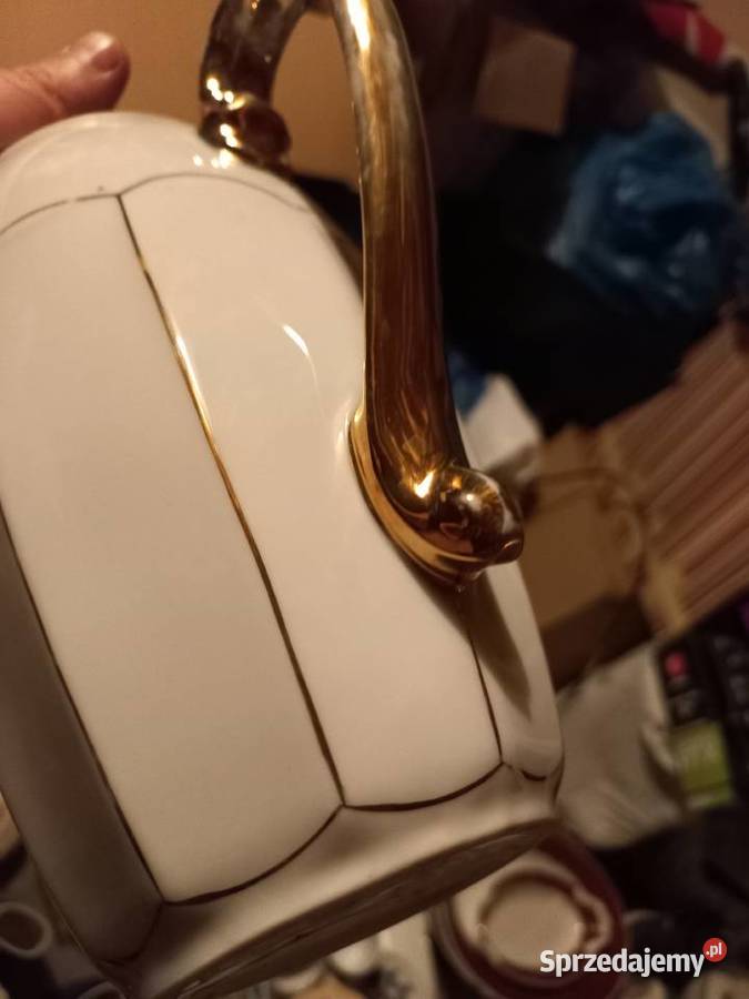 porcelana zabytkowy dzbanek Victoria China Piastów