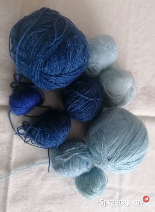 Wełna niebieska i granatowa waga 30dkgWłóczka łódzkie sprzedam