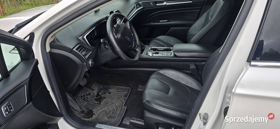 Ford Fusion hybryd plugin 2020 r