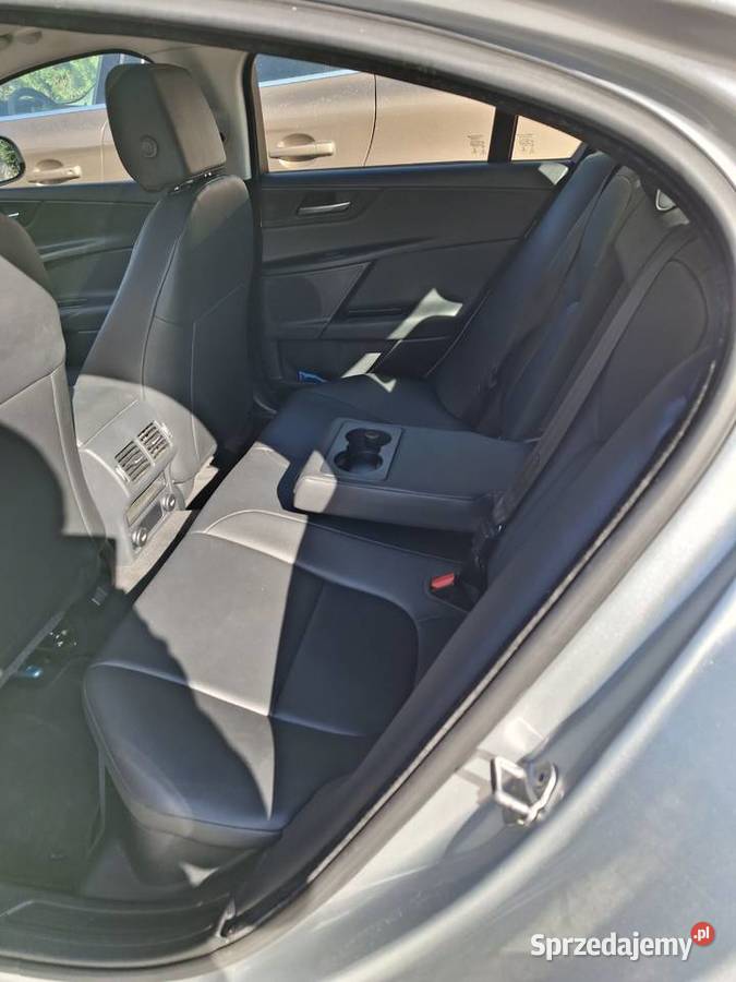 Jaguar XE 2017 25t76 elegancki komfortowy i Stale