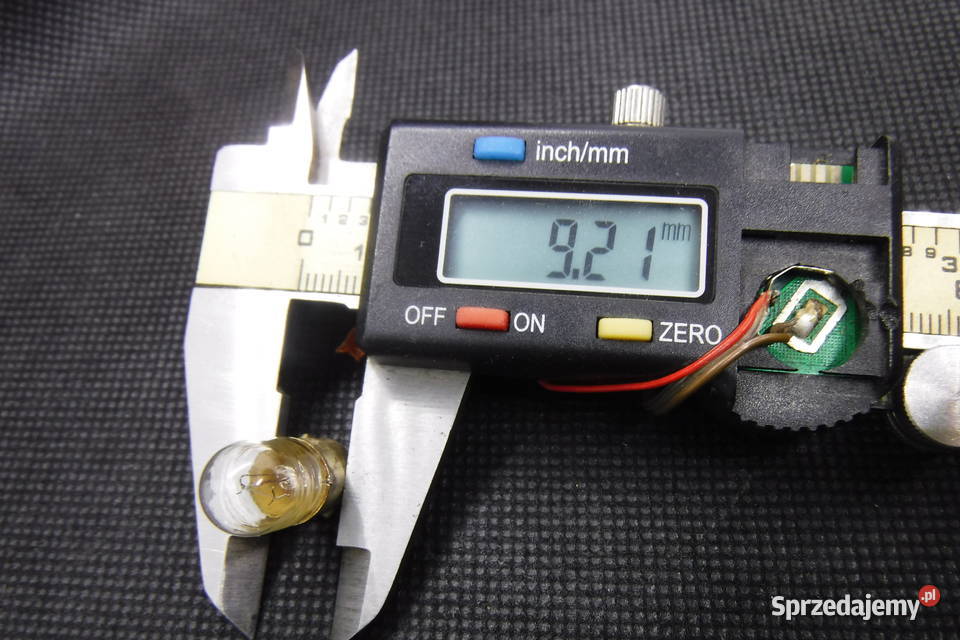 Żarówka 28V 28W wojskowa lotnicza BA9s Ba9s