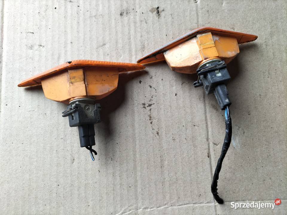FORD FOCUS MK1 KIERUNKOWSKAZ PRAWY LEWY BŁOTNIK Kamień-Kolonia sprzedam