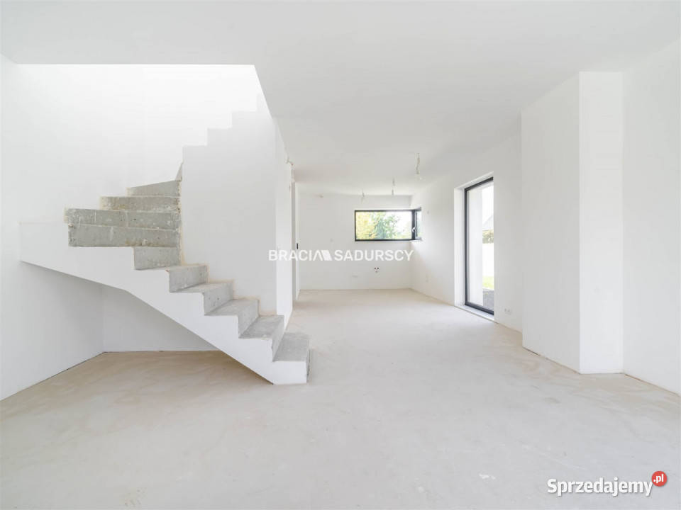 sprzedaży domu wolnostojącego Koźmice Małe