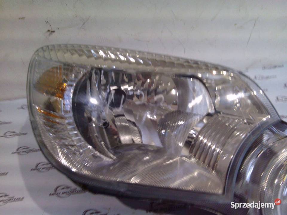 SKODA YETI 12r lampa prawa przód 130702331500 Kielce