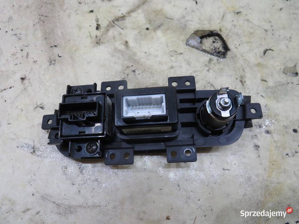 GNIAZDO PORT USB AUX SPORTAGE III 937003U690