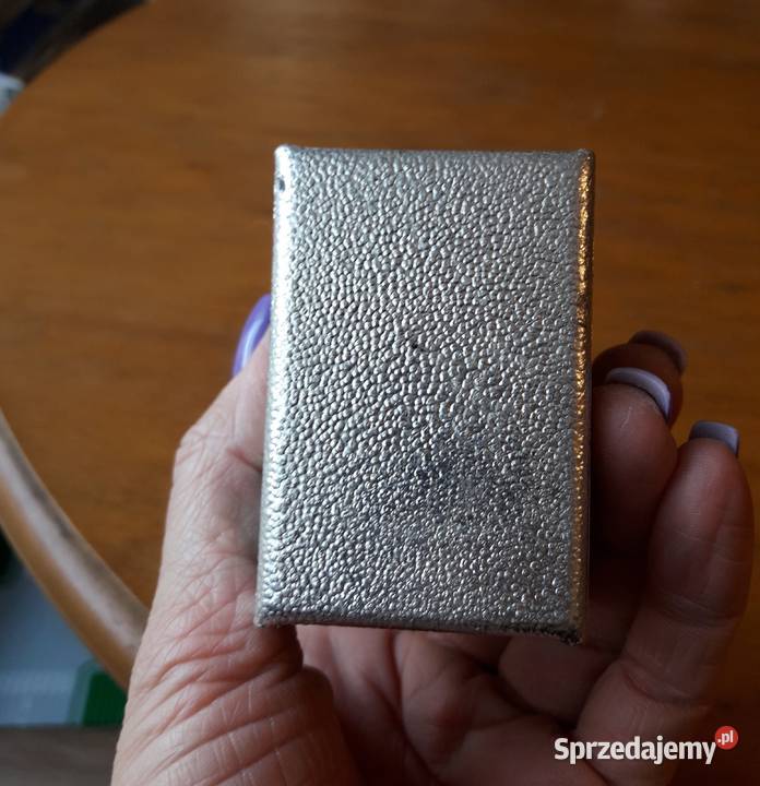 Mały kuferek aluminiowy kasetka na pierścionki pomorskie