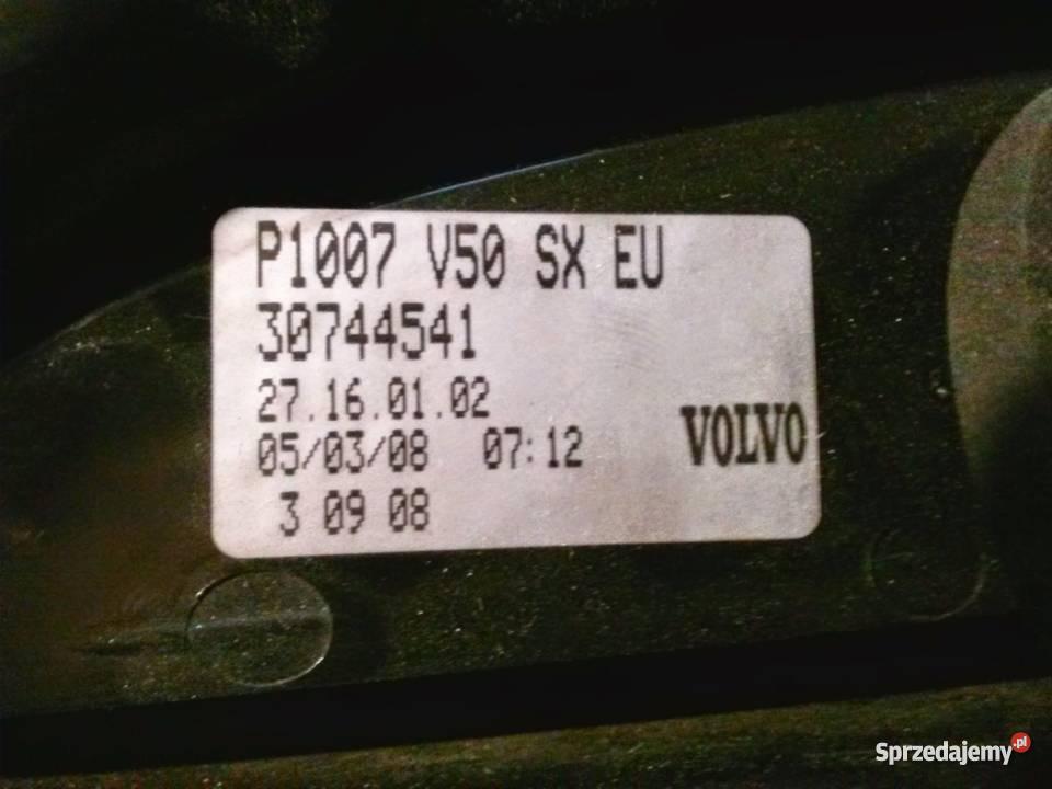 VOLVO V50 LIFT LAMPA LEWA TYŁ LED Motoryzacja Poznań sprzedam