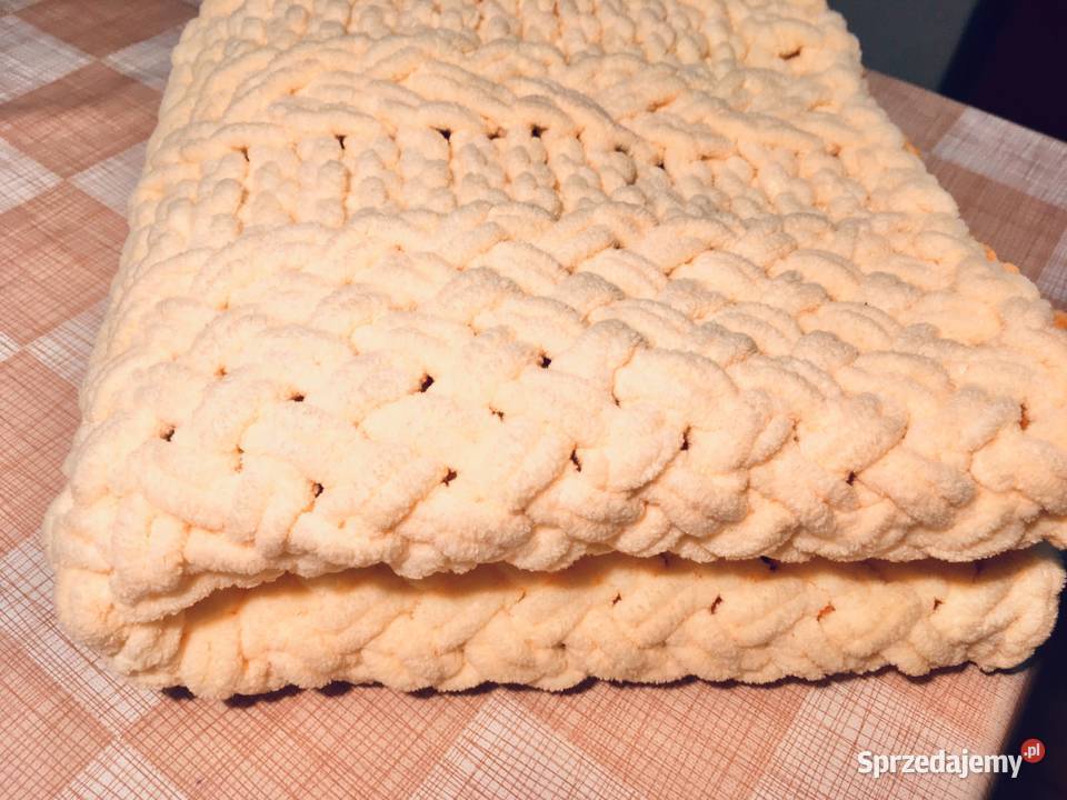 Poduszka z włóczki ze srebrną nitka lubelskie Annopol sprzedam