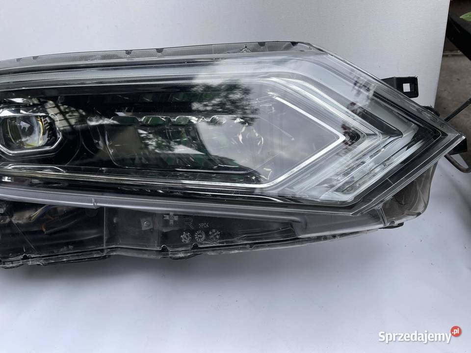 NISSAN QASHQAI LIFT PRAWA LAMPA FULL LED Ostroróg