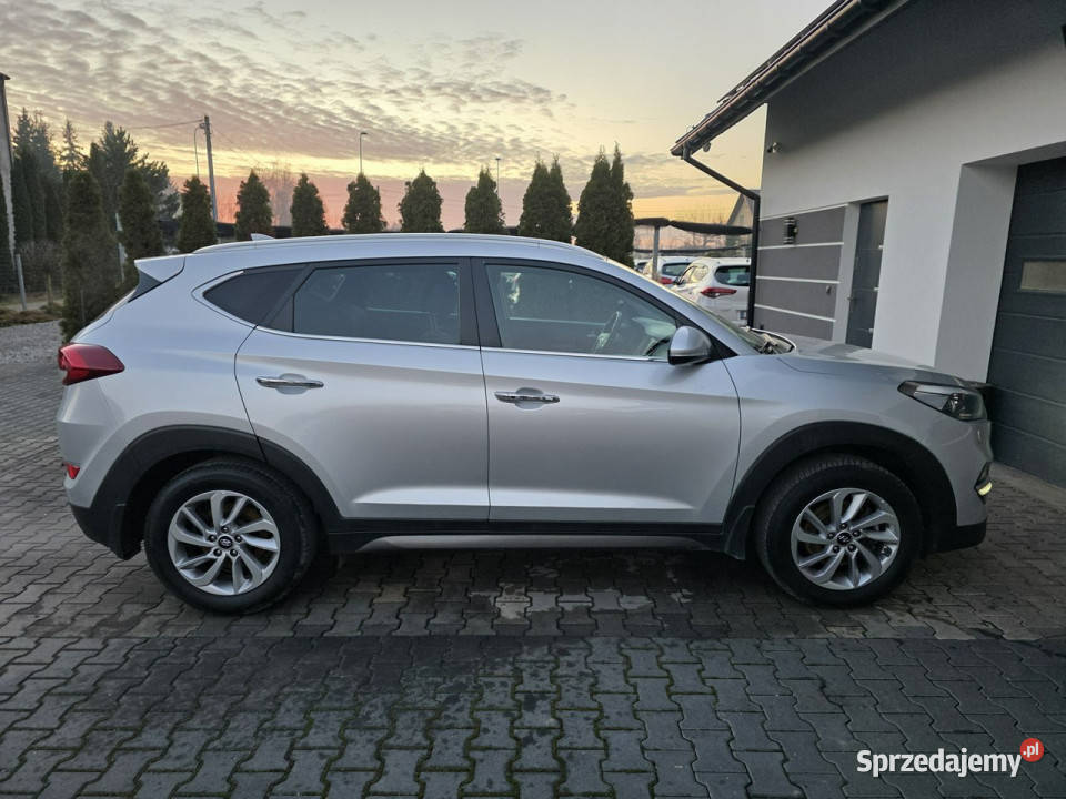 Hyundai Tucson manualbezwypadkowykamera garażowany Żabno