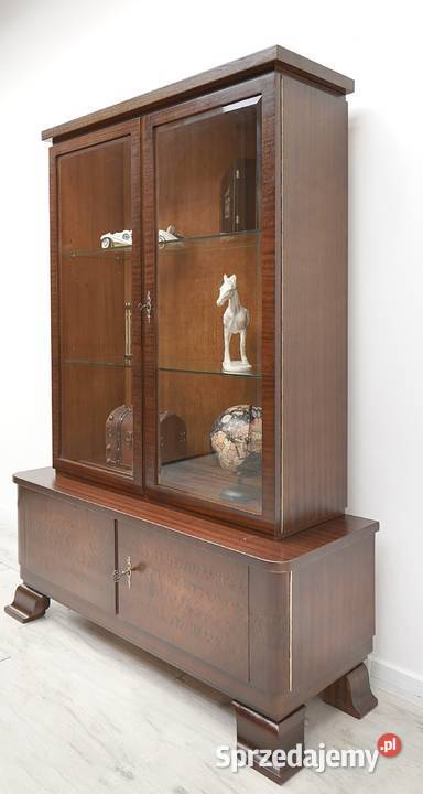 Zabytkowa witryna z lat 30tych w stylu art deco