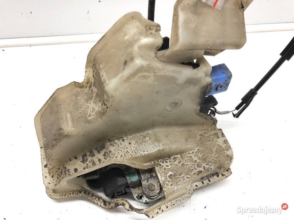 ZAMEK DRZWI PRAWY TYŁ VW GOLF V Kombi 0709