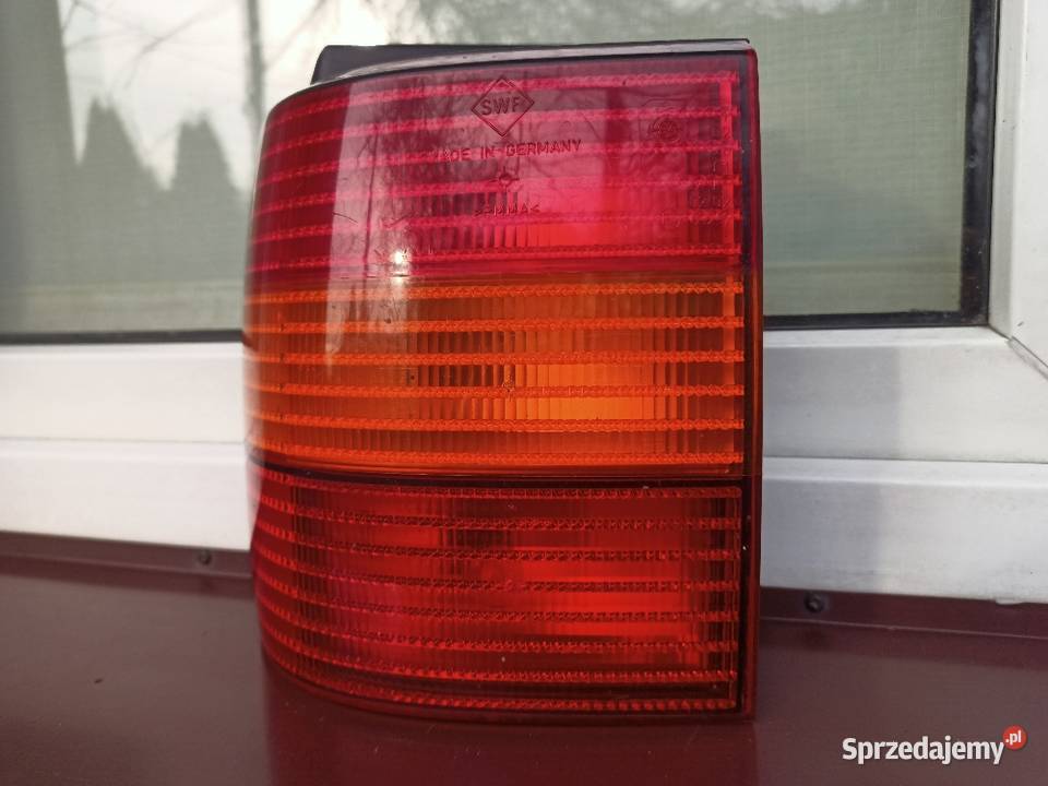 VW Passat B4 kombi lampa tył tylna lewa w Sieradz sprzedam