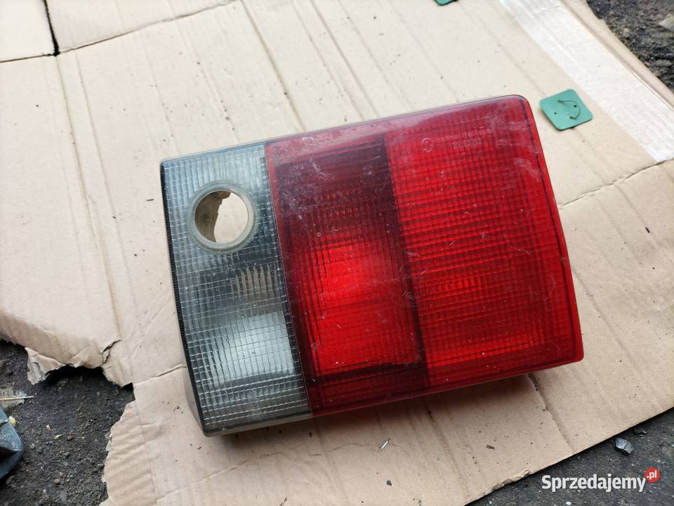 AUDI 80 B3 SEDAN B4 KOMBI LAMPA TYŁ TYLNA PRAWA prawe lubelskie Kamień-Kolonia