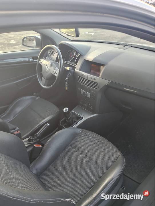 Opel astra GTC 19cdti Bixenon Obniżona Przelot Astra Sosnowiec