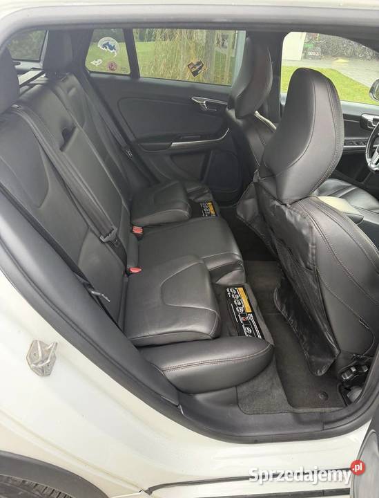 Volvo V60 Cross Country Momentum Pro Skierniewice sprzedam