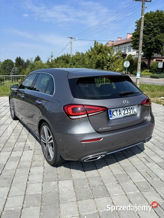 Mercedes A180d 2019r Niski przebieg 83000 bogato nieuszkodzony