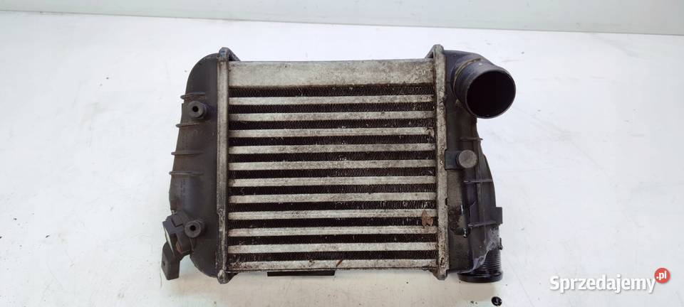 CHŁODNICA INTERCOOLER LEWY AUDI A4 B7 30 TDI osobowe Przystajń