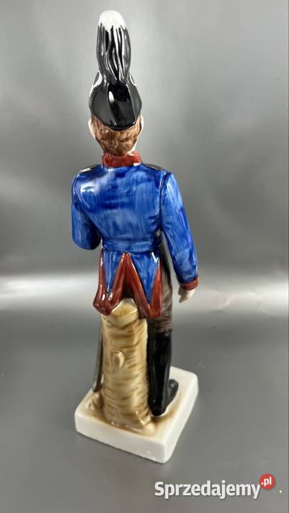 Porcelanowa figurka żołnierza sprzedam