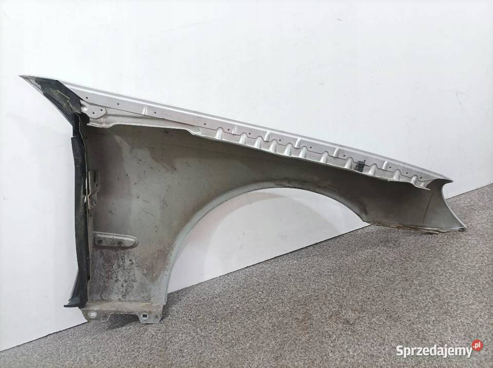 BŁOTNIK LEWY PRZÓD C775 MercedesBenz Eklasa III sprzedam
