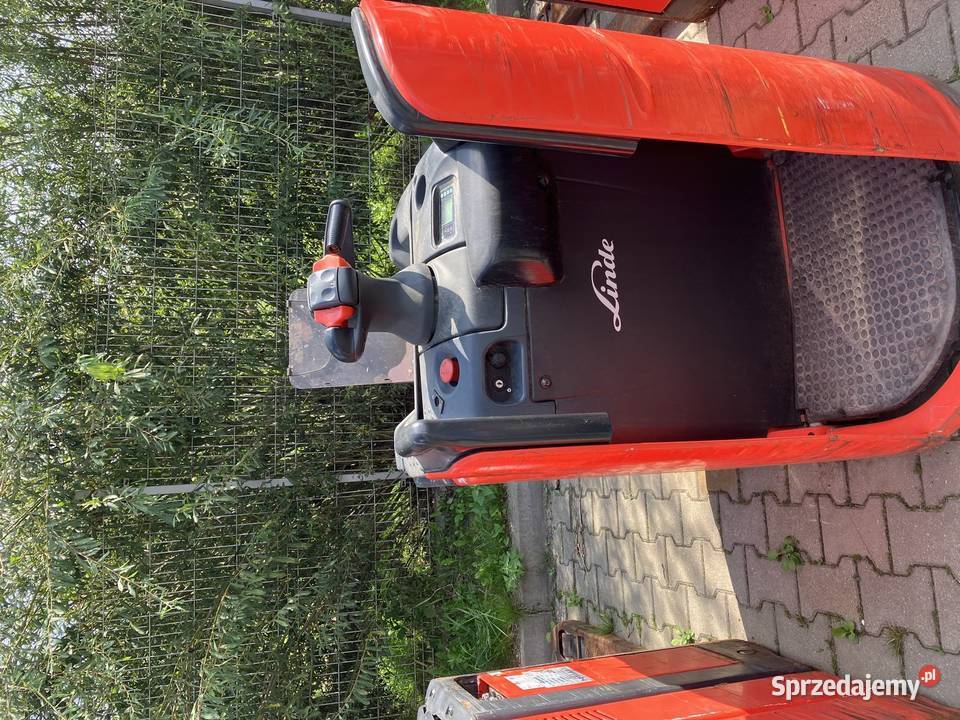 Syndyk sprzeda wózek paleciak marki Linde Ostrowiec