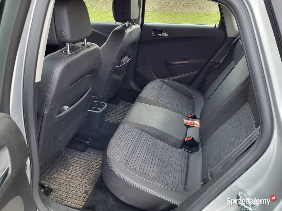 OPEL ASTRA 14 TURBO NWY DWUMAS 140KM Warszawa sprzedam