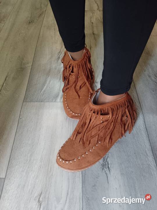 39 Braziset bogato zdobione frędzlami Botki 25cm małopolskie