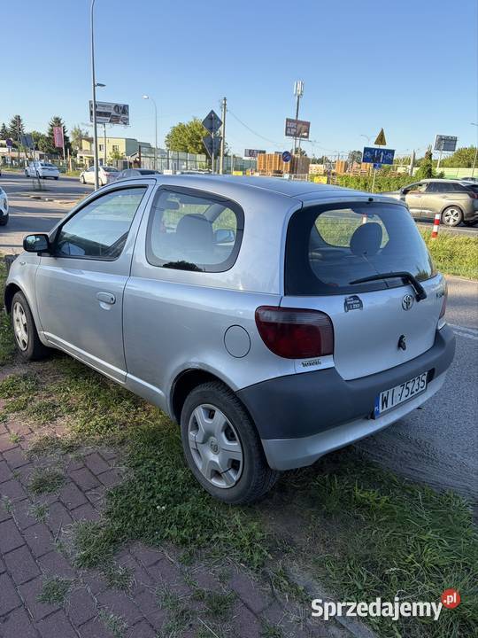 Toyota yaris w pełni sprawna nieuszkodzony sprzedam