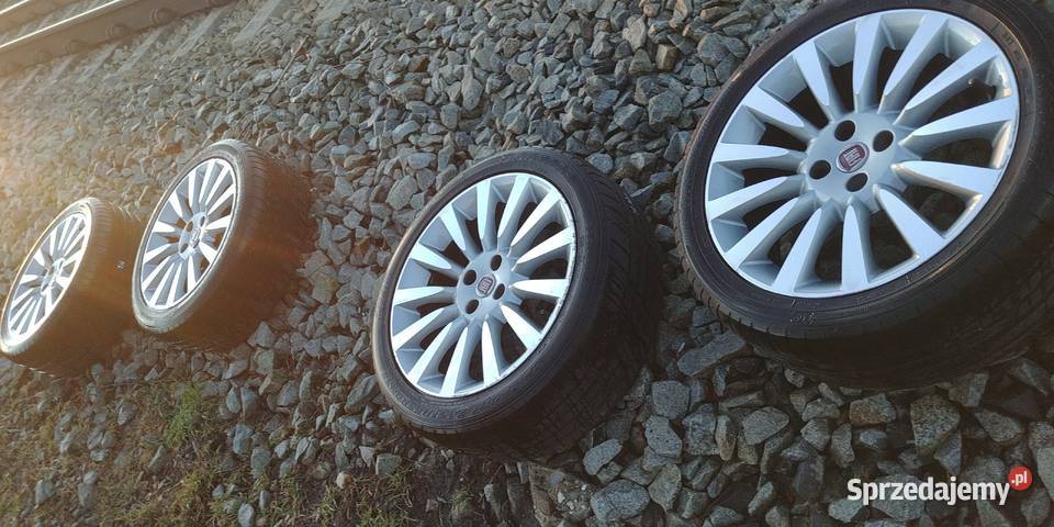 Felgi Aluminiowe 17 Fiat z oponami Lato Osolin sprzedam