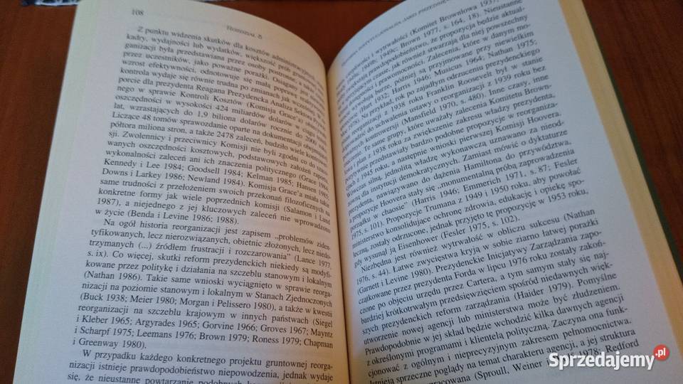 Instytucje organizacyjne podstawy polityki James Rok wydania 2005