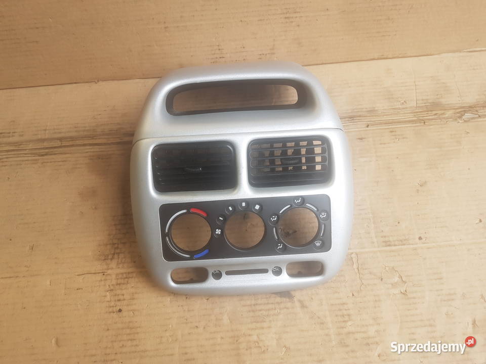 Suzuki Ignis FH 0003 ramka kratki nawiewu ramka