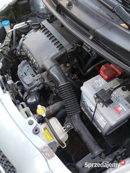 Toyota Yaris 13 VVTI benzyna