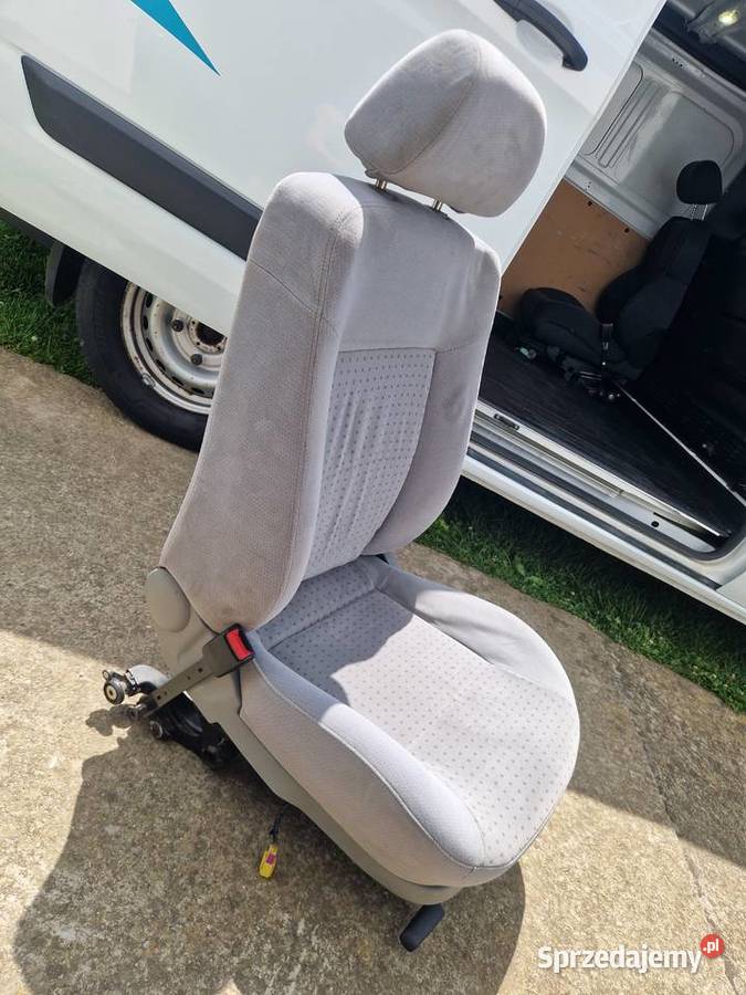 Fotel kierowcy passat B5 sedan kombi jasny welur Korzenna