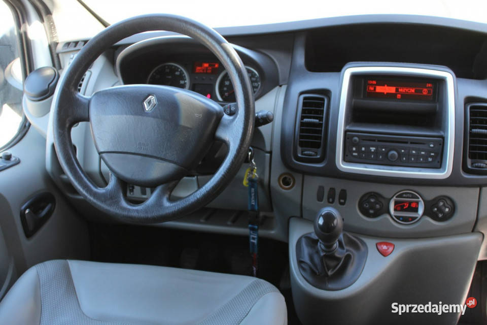 Renault Trafic 20 DCi 115 8 osobowy 3x klima 198 immobilizer