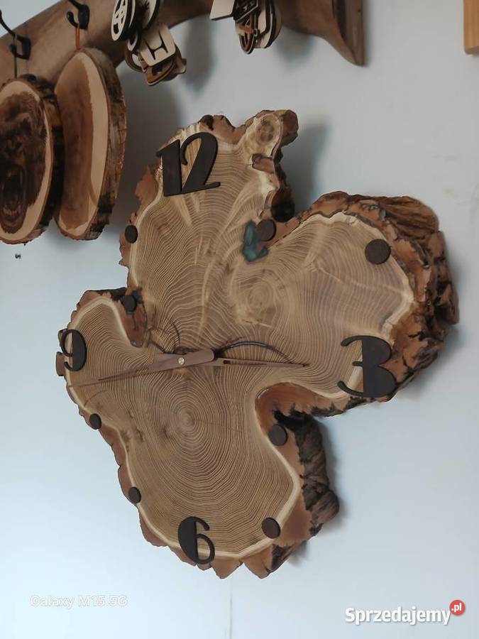 Zegar wiszący na plastrze akacji małopolskie Skawina