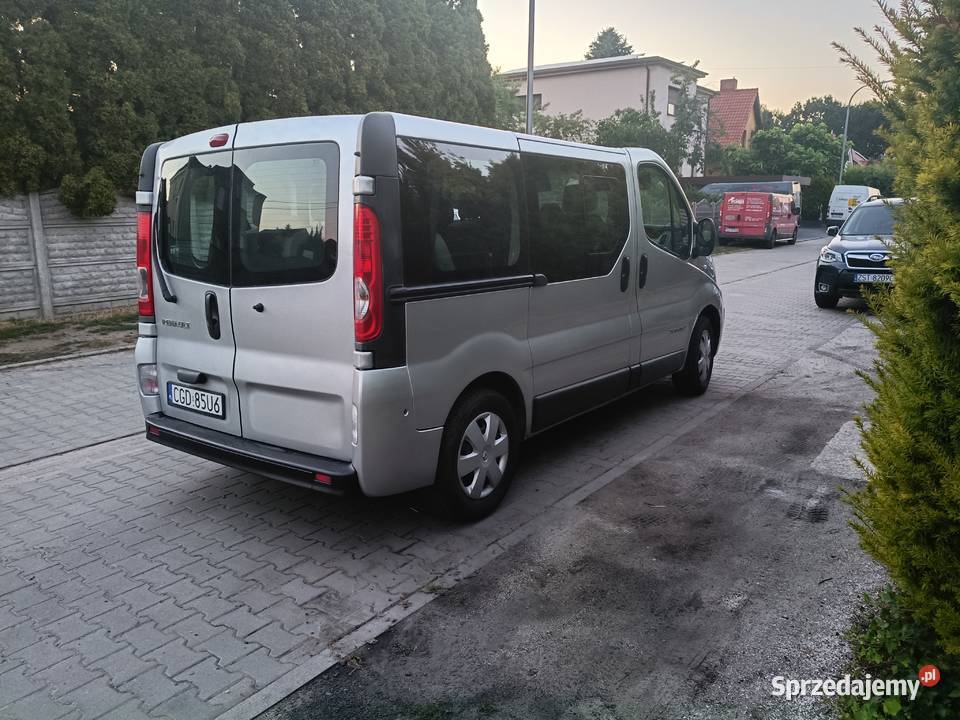 Reno Trafic 20 dci passenger 9 osób klima 412800km Ostrów Wielkopolski