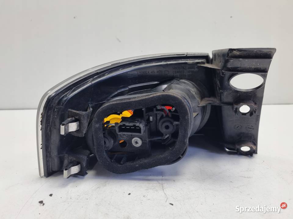 LAMPA PRAWA Seat Ibiza III LIFT 0508r TYLNIA