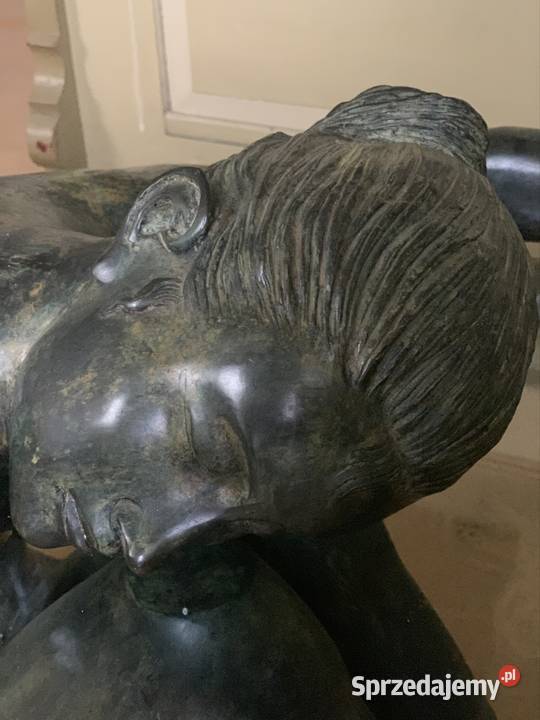 Ława z brązu kobieta akt Międzylesie