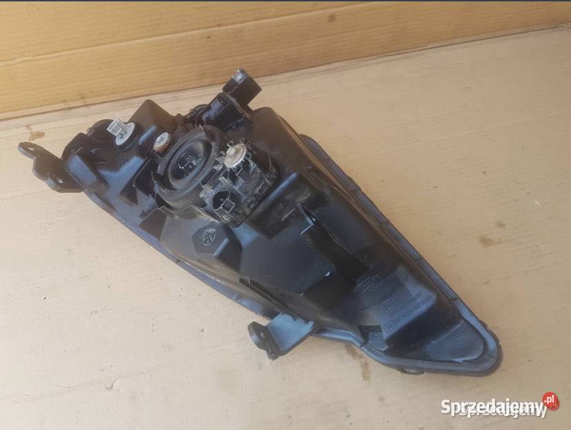 Reflektor lampa przód lewa prawa Suzuki liana Szczecin sprzedam