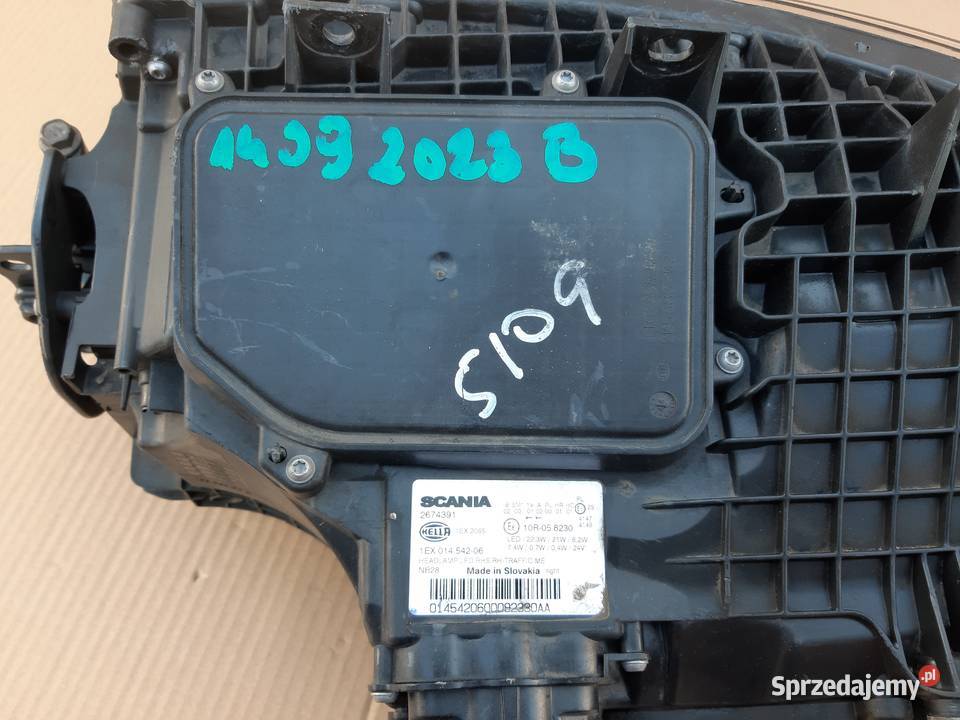 SCANIA R S REFLEKTOR PRAWY LAMPA FULL LED lubuskie