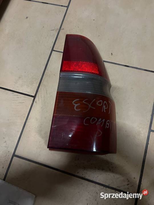 Lampa tyl prawa ford escort kombi Margonin