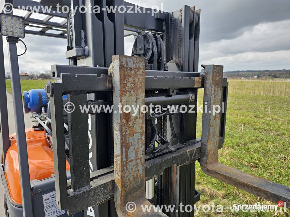 Wózek Widłowy TOYOTA 6FG18 Triplex przesuw