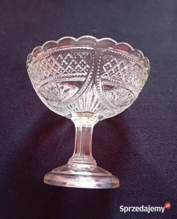 Pucharek cukiernica na nóżce Hortensja 127 w Porcelana i szkło Koźminek sprzedam