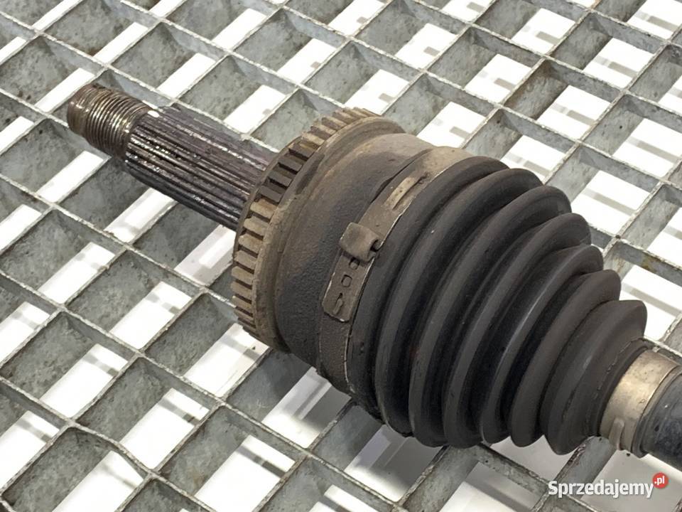 PÓŁOŚ PRAWY PRZÓD KIA CEED 14 105 0612 PRZEGUB